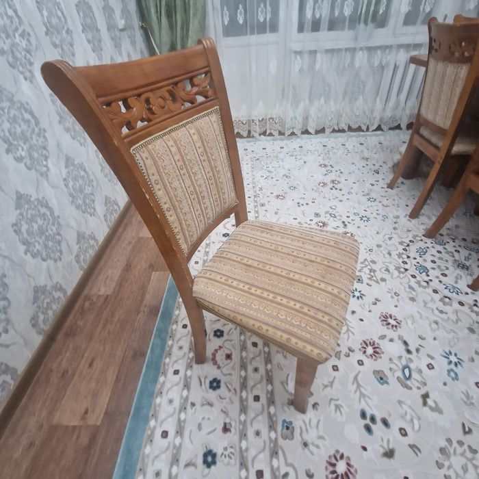 продается стол стулья