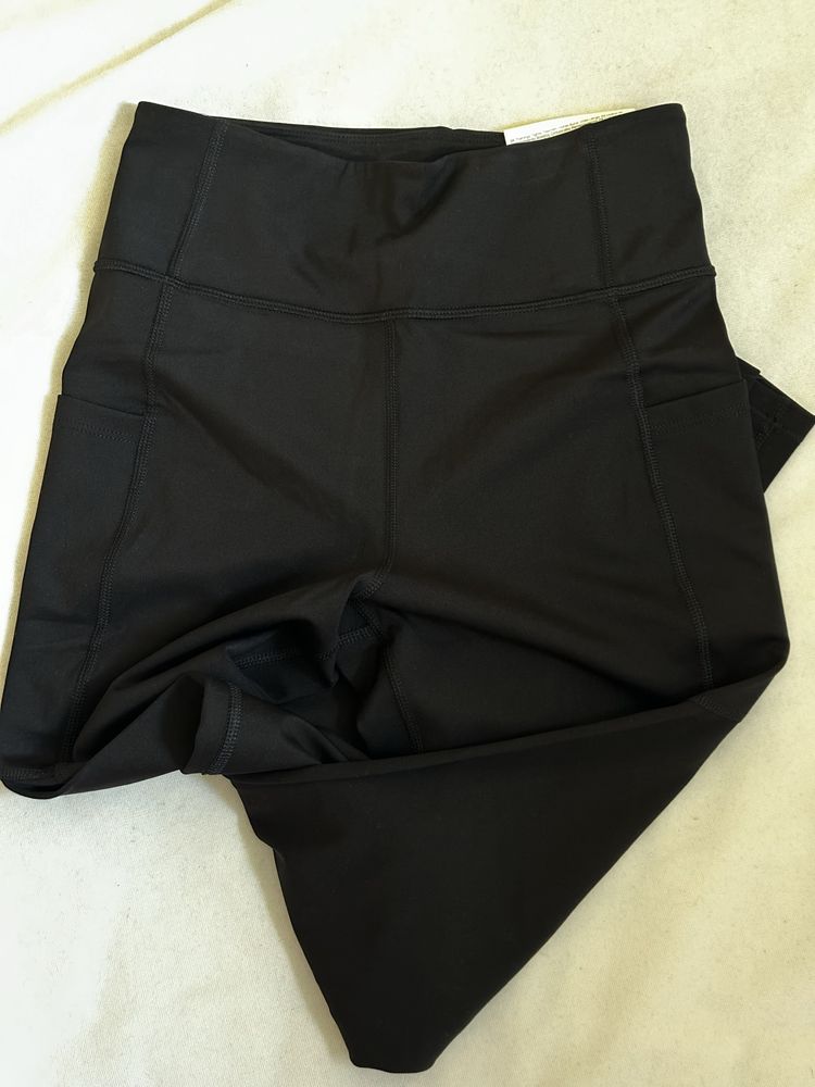 Черен клин за трениране с джобове H&M