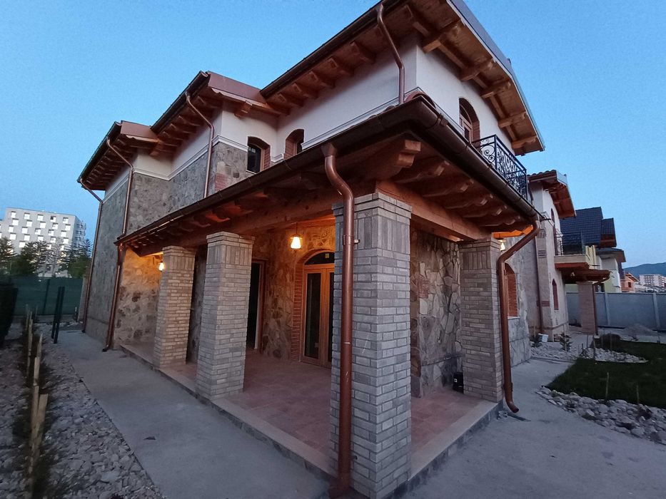 Inchiriez casa in Brasov