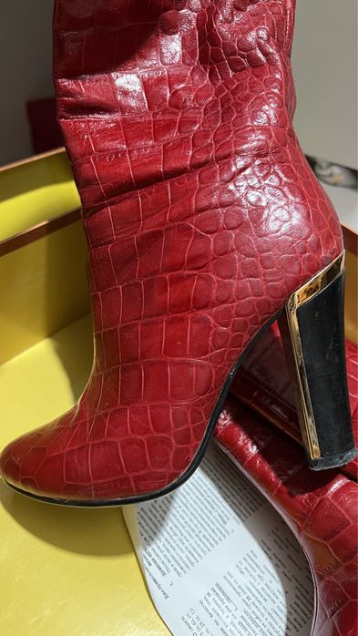 Сапожки красные осенне-весенние