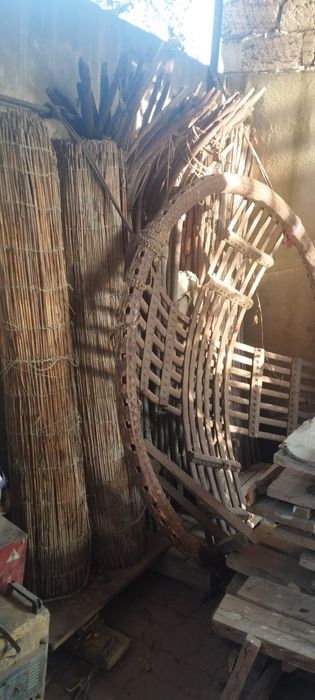 Ағаш уй,алоэ,манекен,шкаф