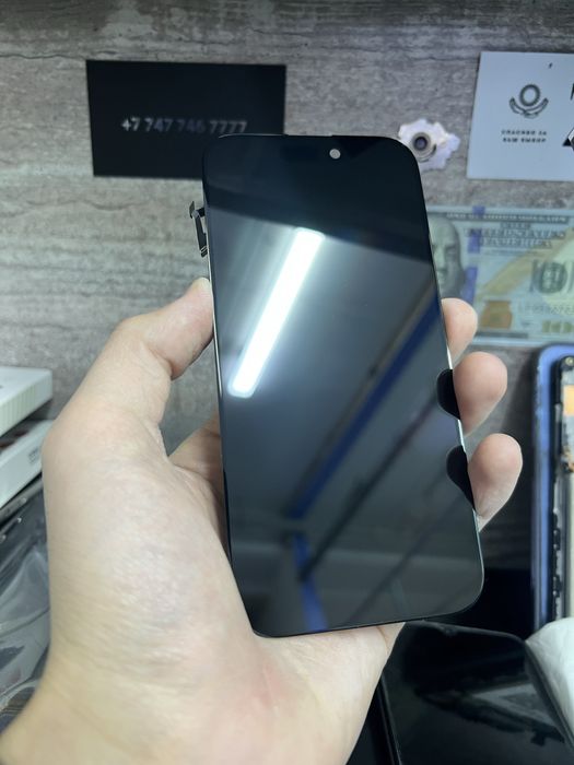 Дисплей iPhone 15 pro