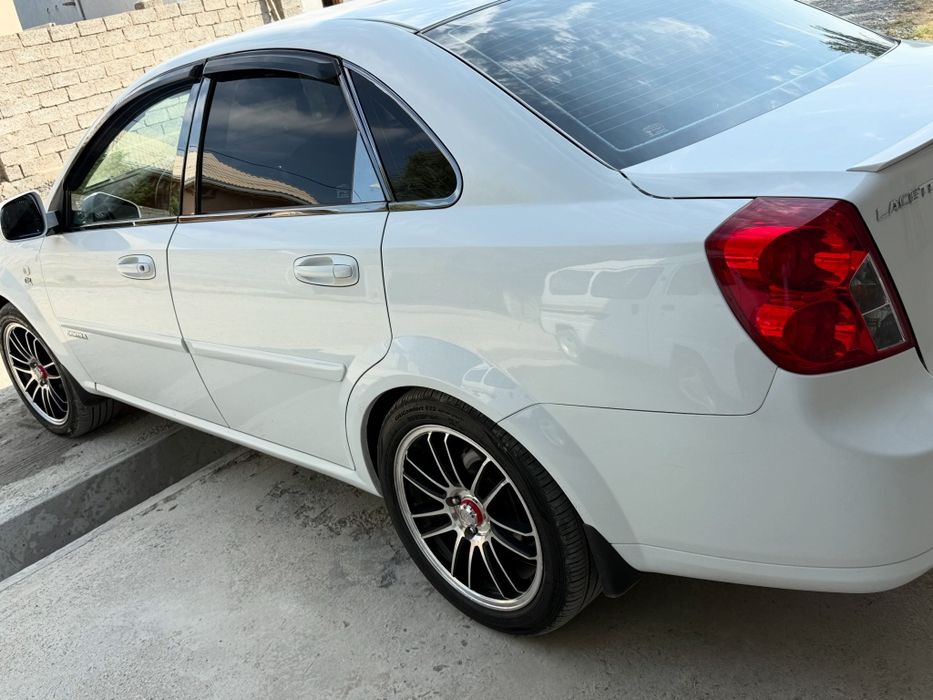 Lasetti jentira 2012 y 2pazitsiya 1.8 mator