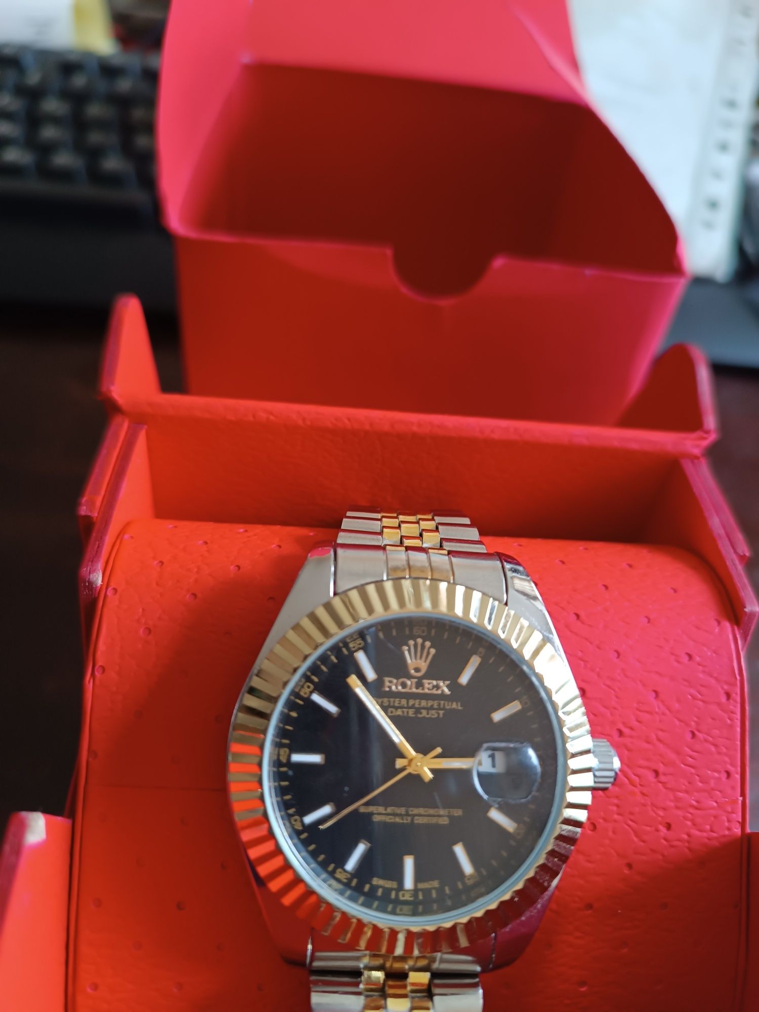 Часовник Rolex водоустойчив