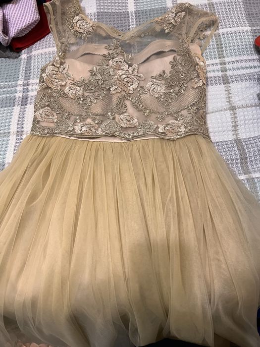 Qizlar uchun oqshom koylagi