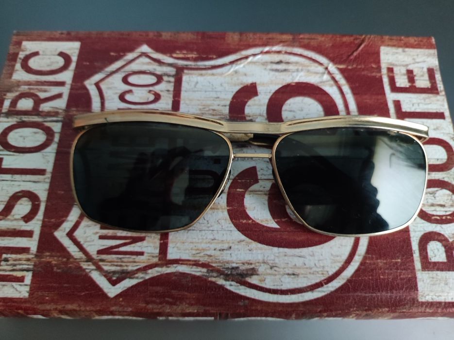 Стилни слънчеви очила