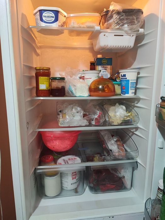 Продавам хладилник с фризер whirlpoor