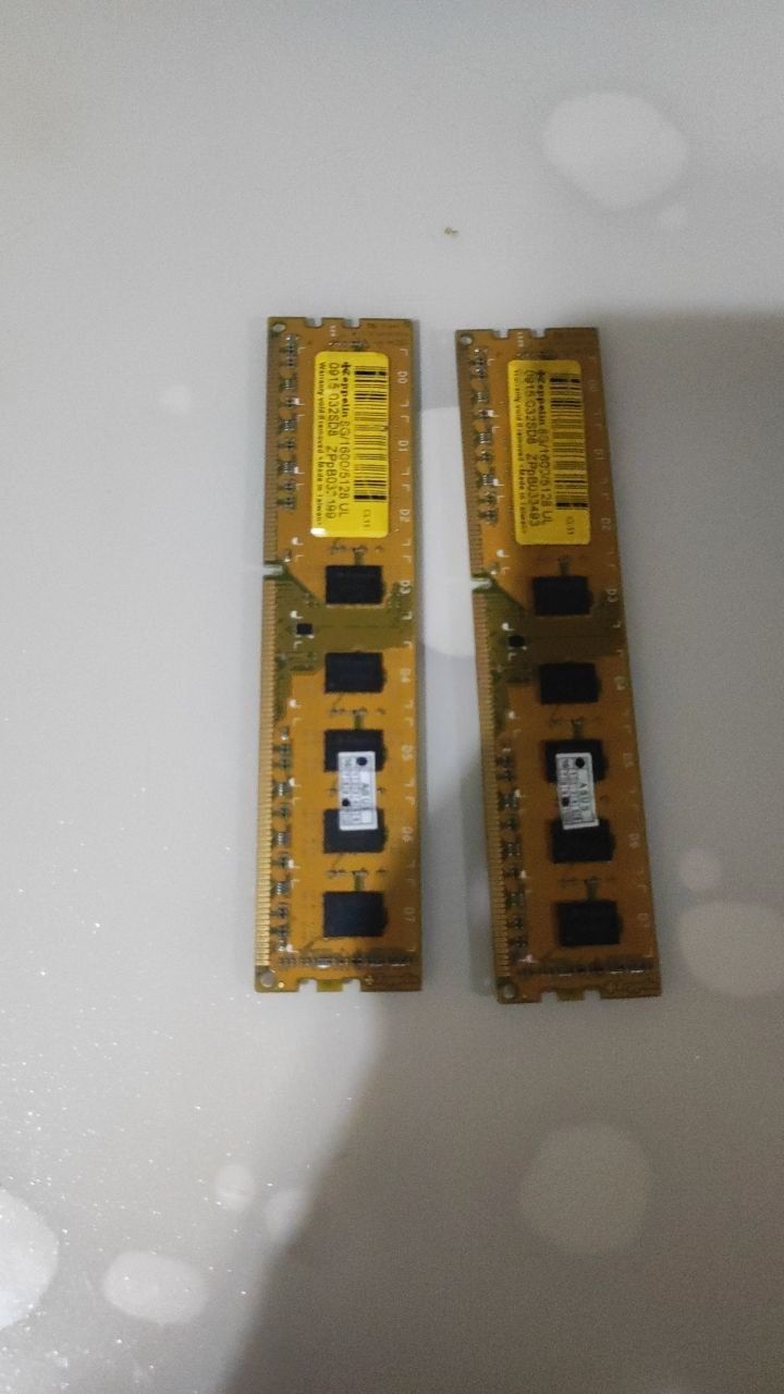 Планки памяти 8 + 8 GB 16 GB в хорошем состоянии