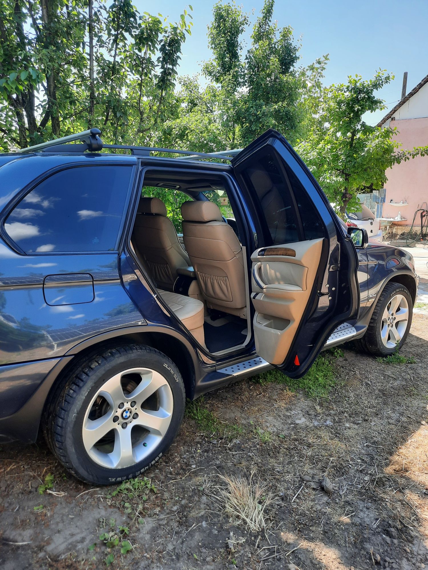 Bmw x5 stare bună ținut în garaj preț 4700 euro