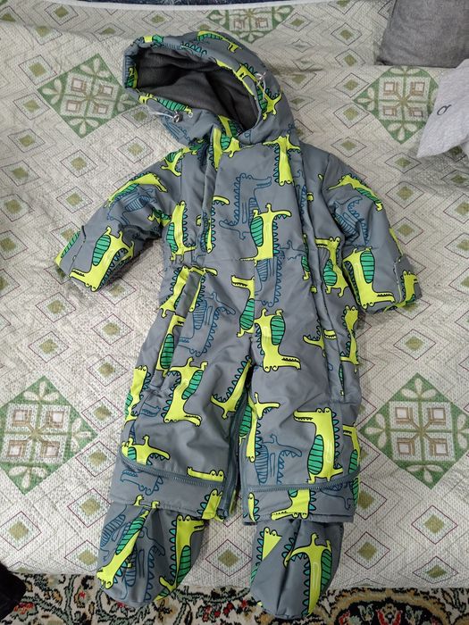 Продам детский зимний комбинезон