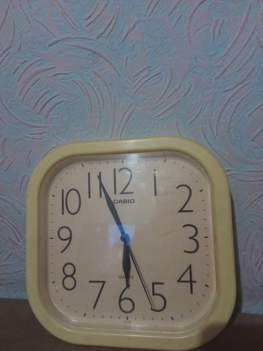 Продам, настенные часы ,б/у