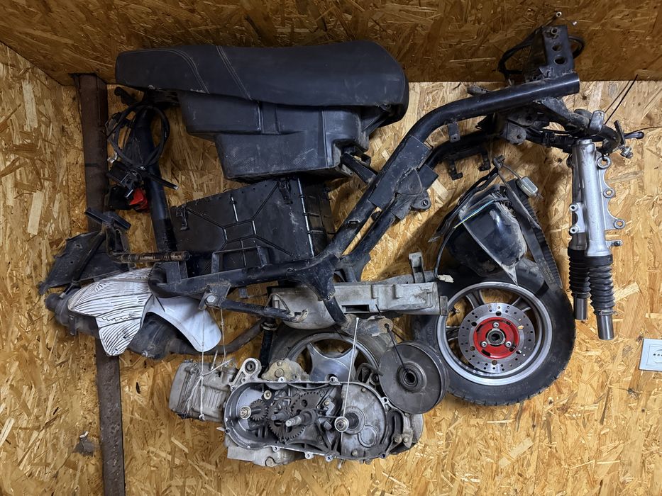 продам м8 запчасти