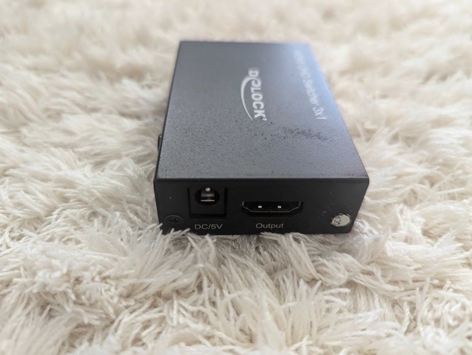 Switch HDMI 3 porturi cu telecomanda UHD 4K, Delock