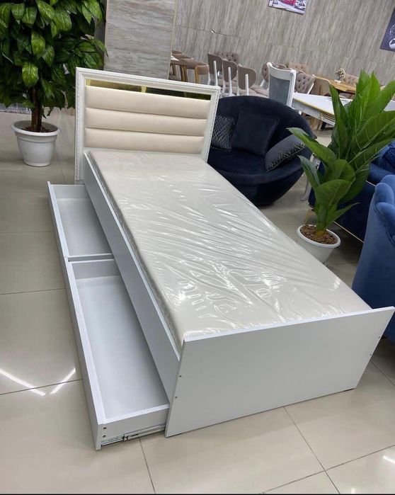 Продам кровать одно спальную