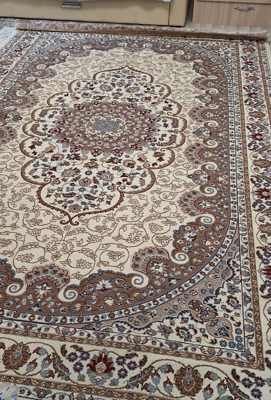 Ковер 2.5 м × 4 м