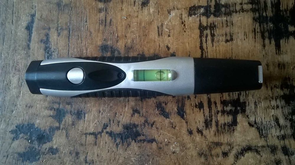 нивелир с LED ЛЕД фенерче