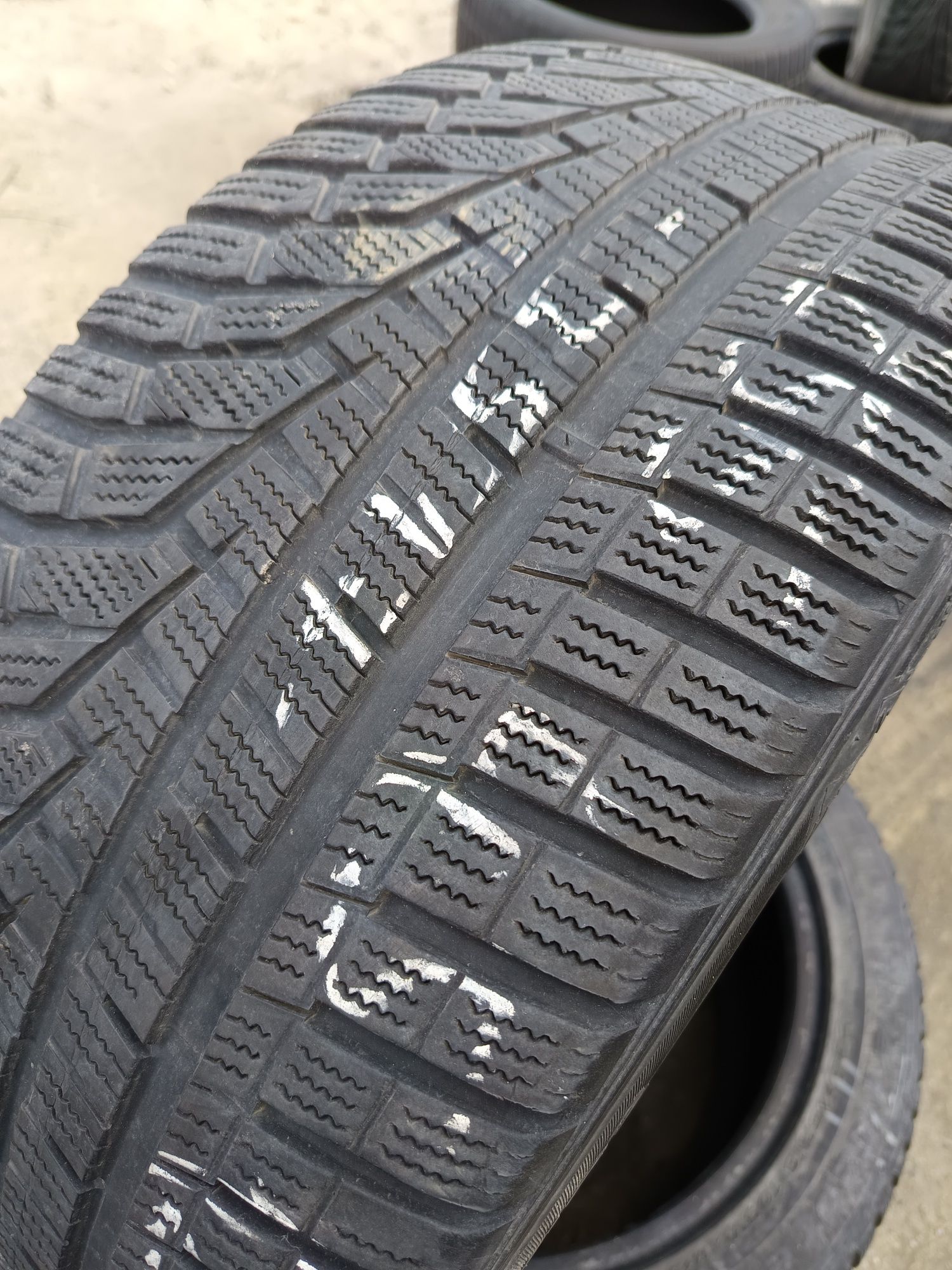 245 45 R 18 Hankook Дот 3517