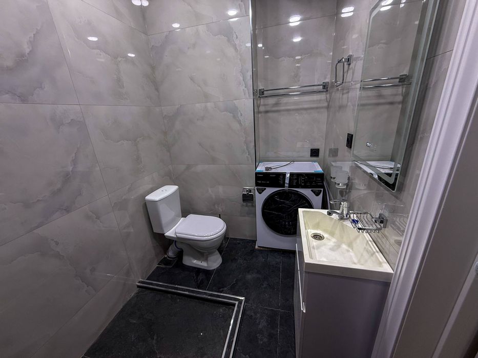 Yakkasaroy tumanida 2 xonali uy sotiladi.