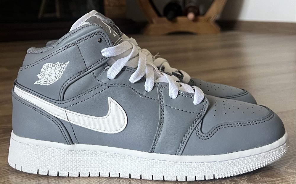 Air Jordan 1 Mid Cool Grey… produs original