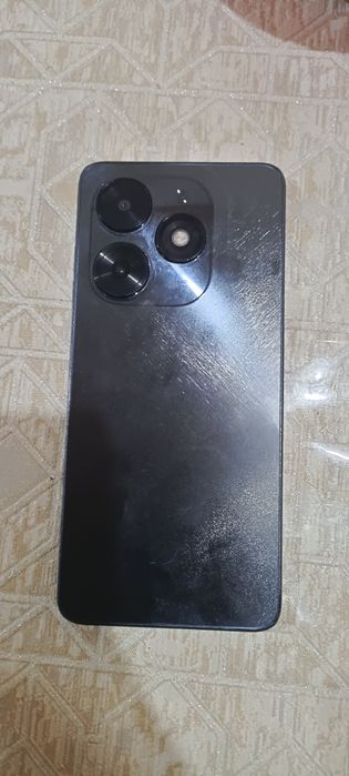 Techno Spark telefoni chetkiy sostoyaniya narxini kelishamiz