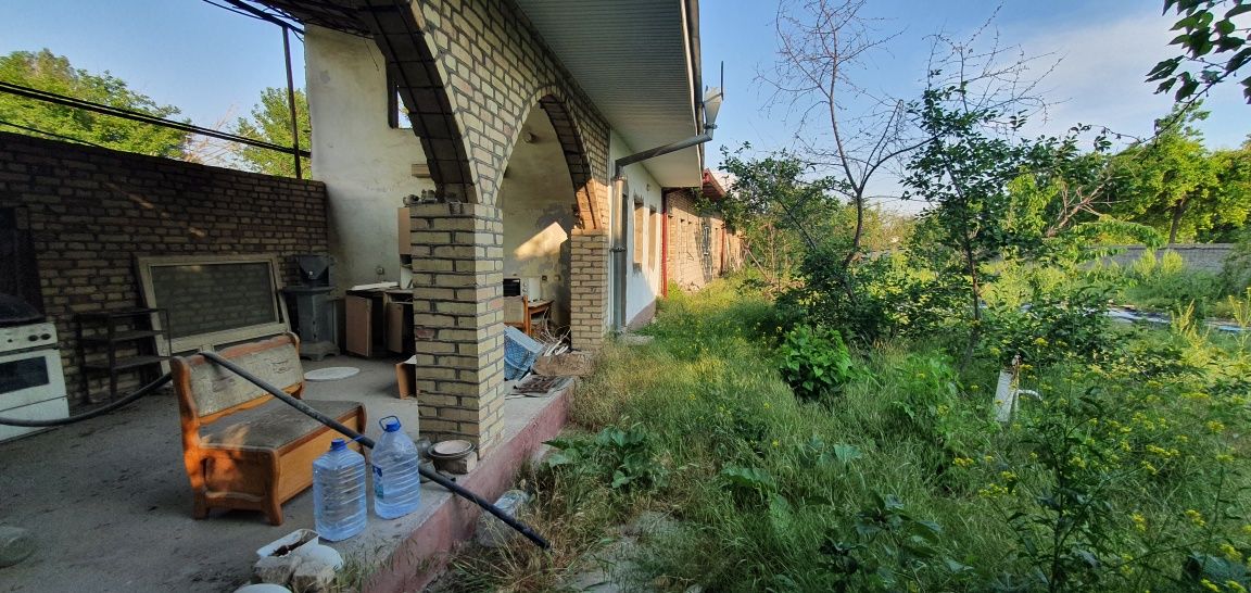 Bordonko'lda 21+/- sotok hovli uy sotilvotti, yengi qurilish bor 3etaj