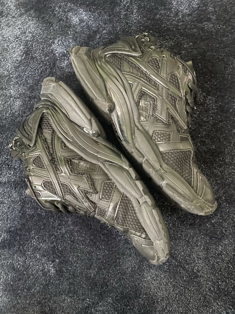 Balenciaga runners black
