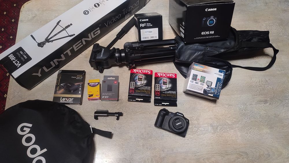 Canon R8 Foto Video aparat