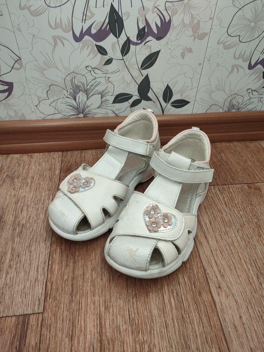Сапожки , ботиночки для девочки на флисе размер 30)сандали в подарок)