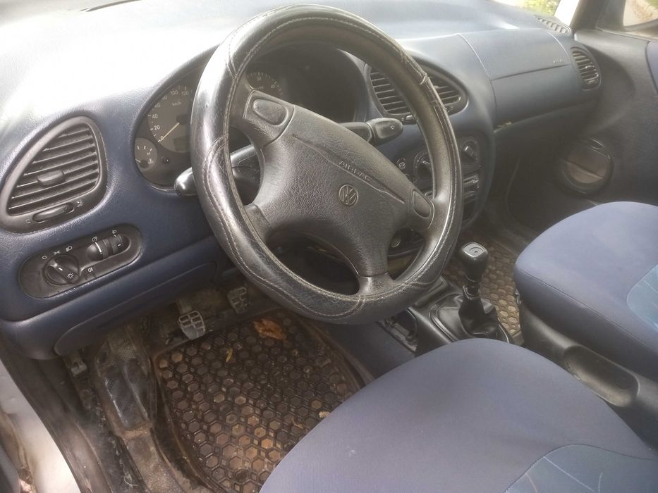 Продавам фолсваген Шаран