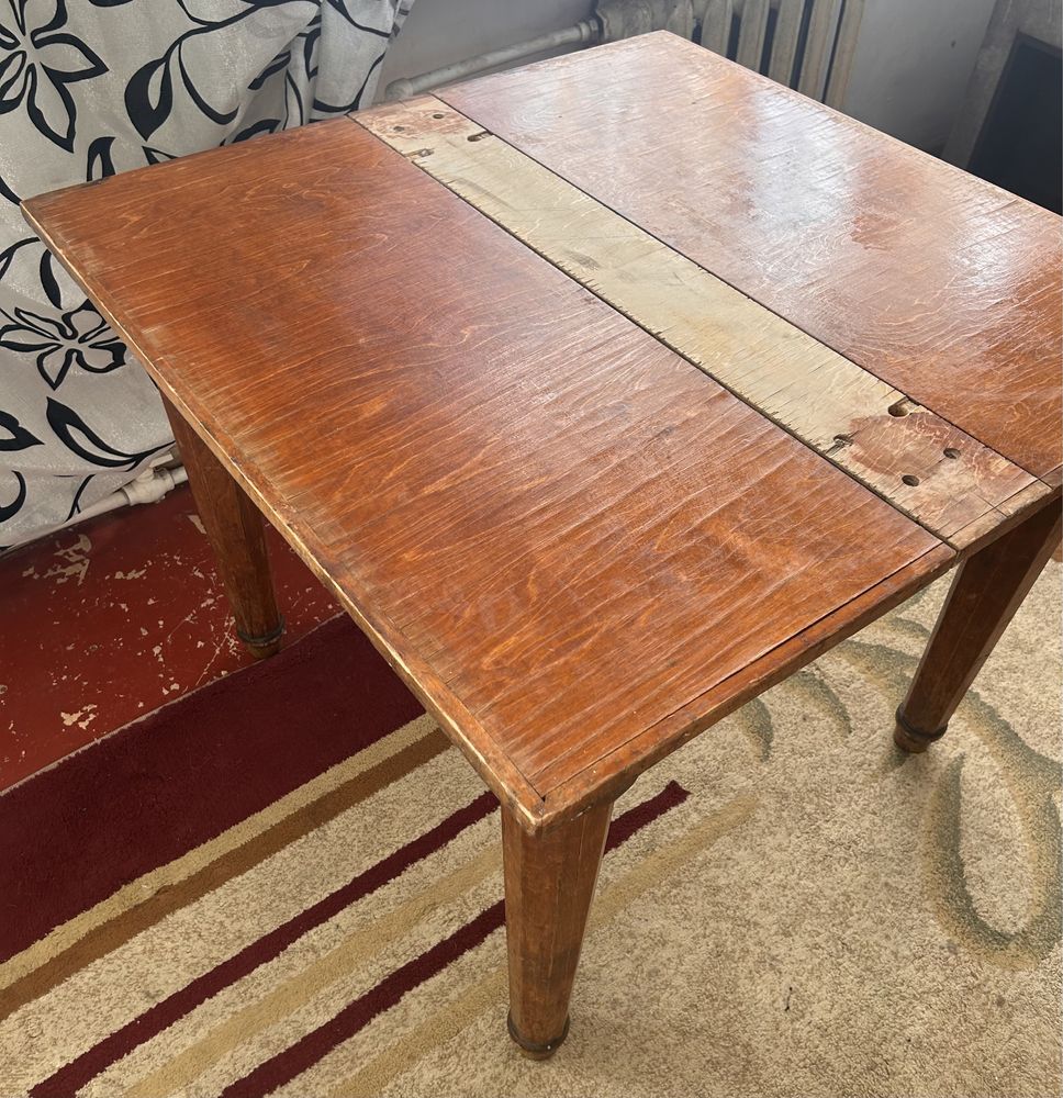 Продам кухонный стол деревянный