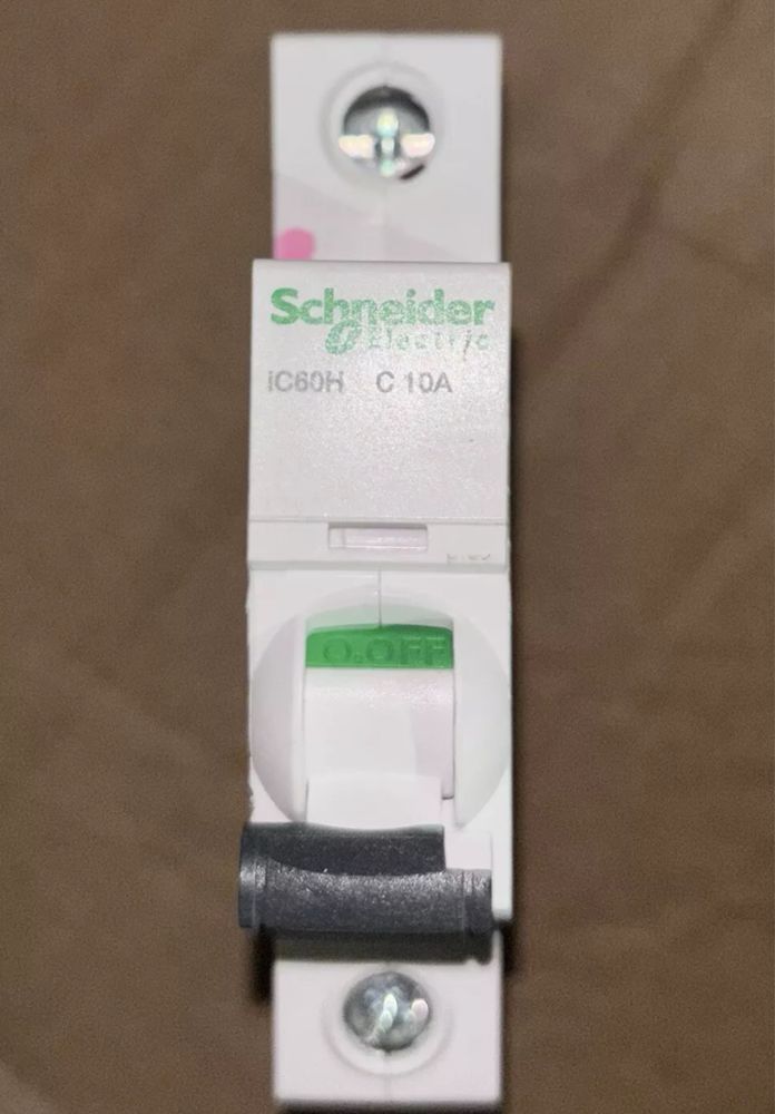 Intrerupator circuit schneider ic60h 20a