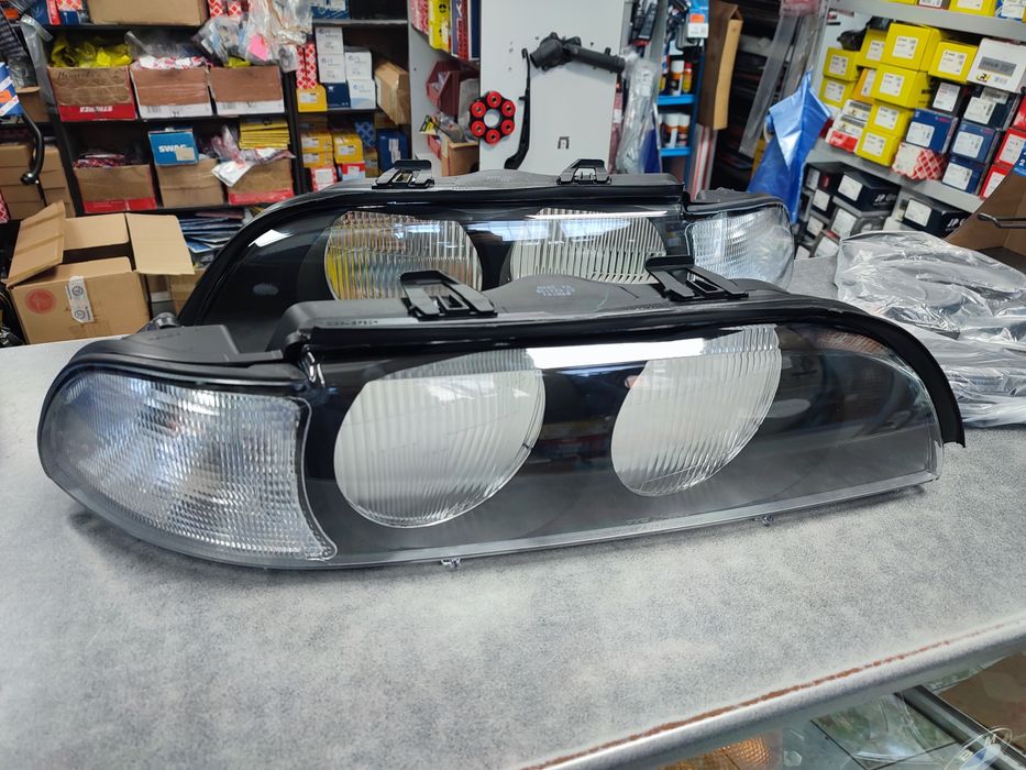 Стекло фары BMW E39 до рестайл