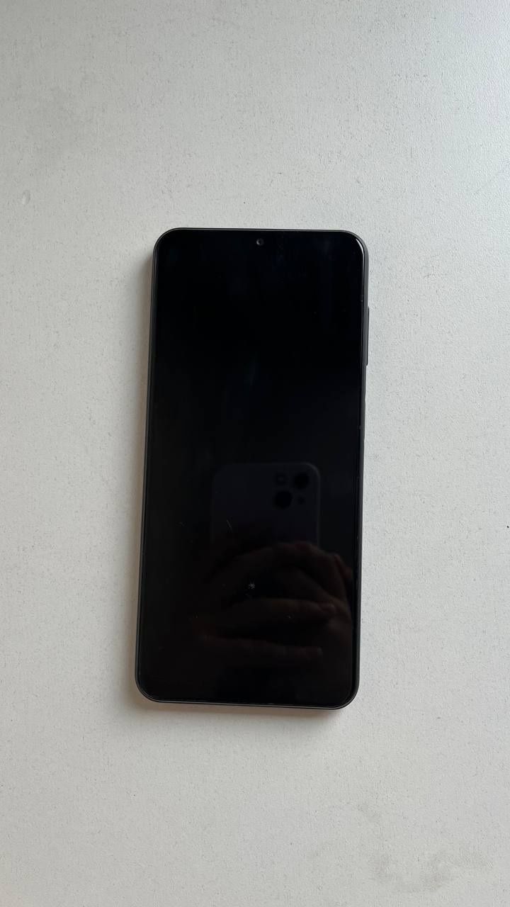 Samsung Galaxy A13 64GB в отличном состоянии. Все работает. Комплект: