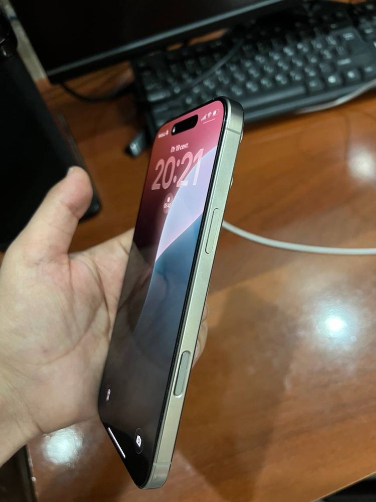 Iphone 16 pro max natural /sim /100 yomkost