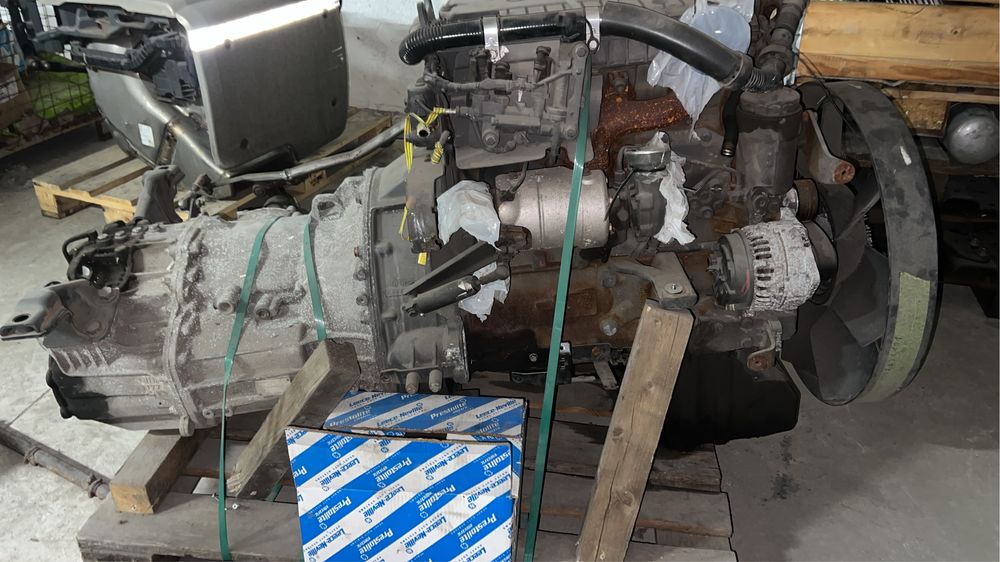 De vanzare motor atego complet