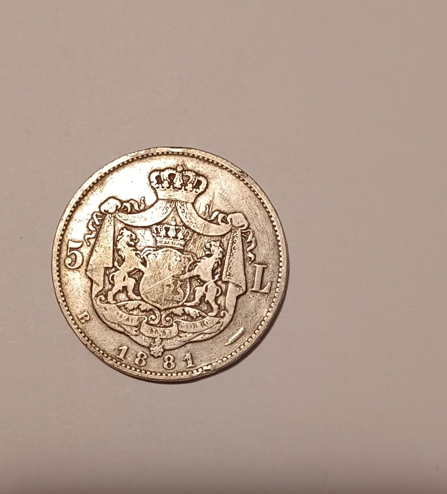 Monede vechi de vânzare.