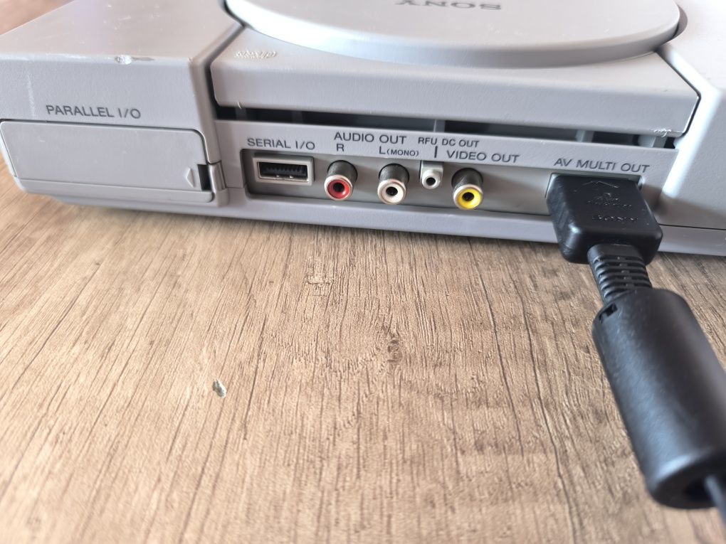 Playstation 1 SCPH -1002 работеща за колекционери