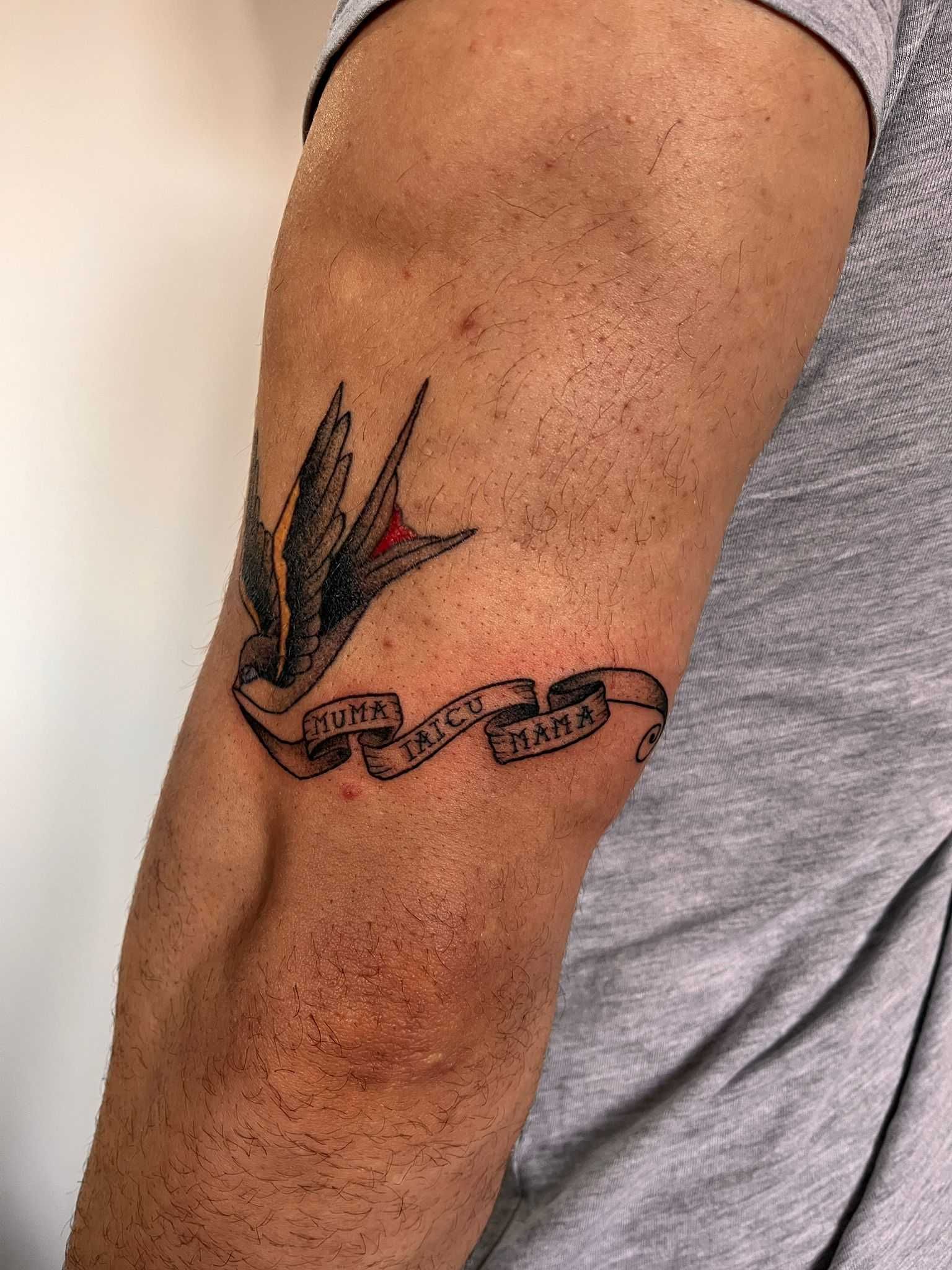 Realizez tatuaje