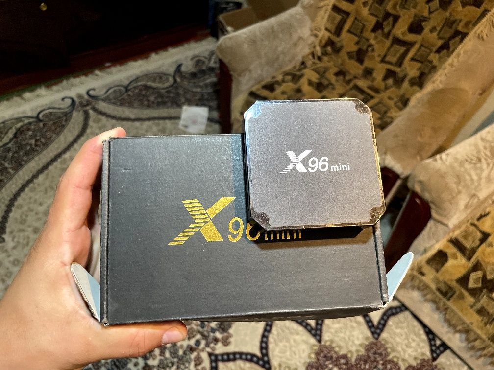 Продается телевизор Volto в комплекте с Тв-смарт приставкой X96mini