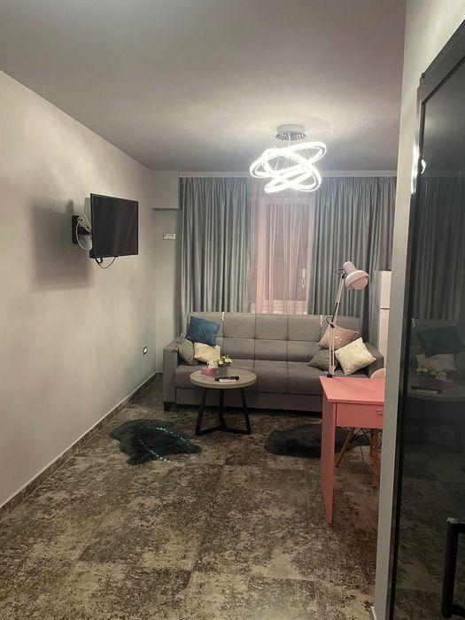 Garsonieră renovată complet, la parter, în Saturn – 5 min de plajă