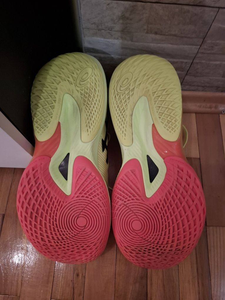 Обувки за волейбол Asics metarise 2