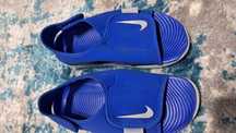 Vând sandale Nike Băieți marimea 32 .pret 60 lei