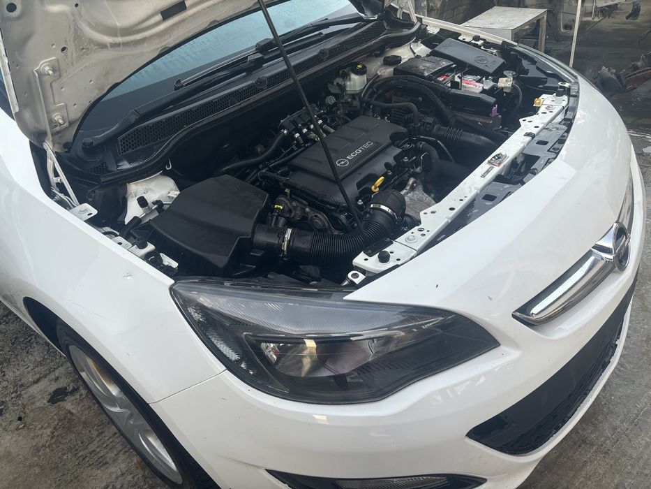 Cutie viteze  6+1 opel astra j 1.4  NET turbo benzina