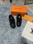 Vand papuci louis vuitton