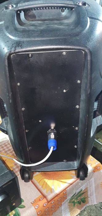 Vând sau schimb amplificator si boxe