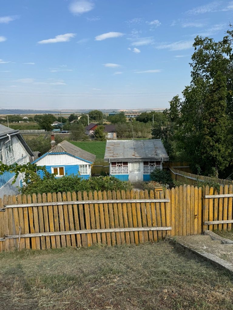 Casă + teren 2938 mp în Bălteni, Probota