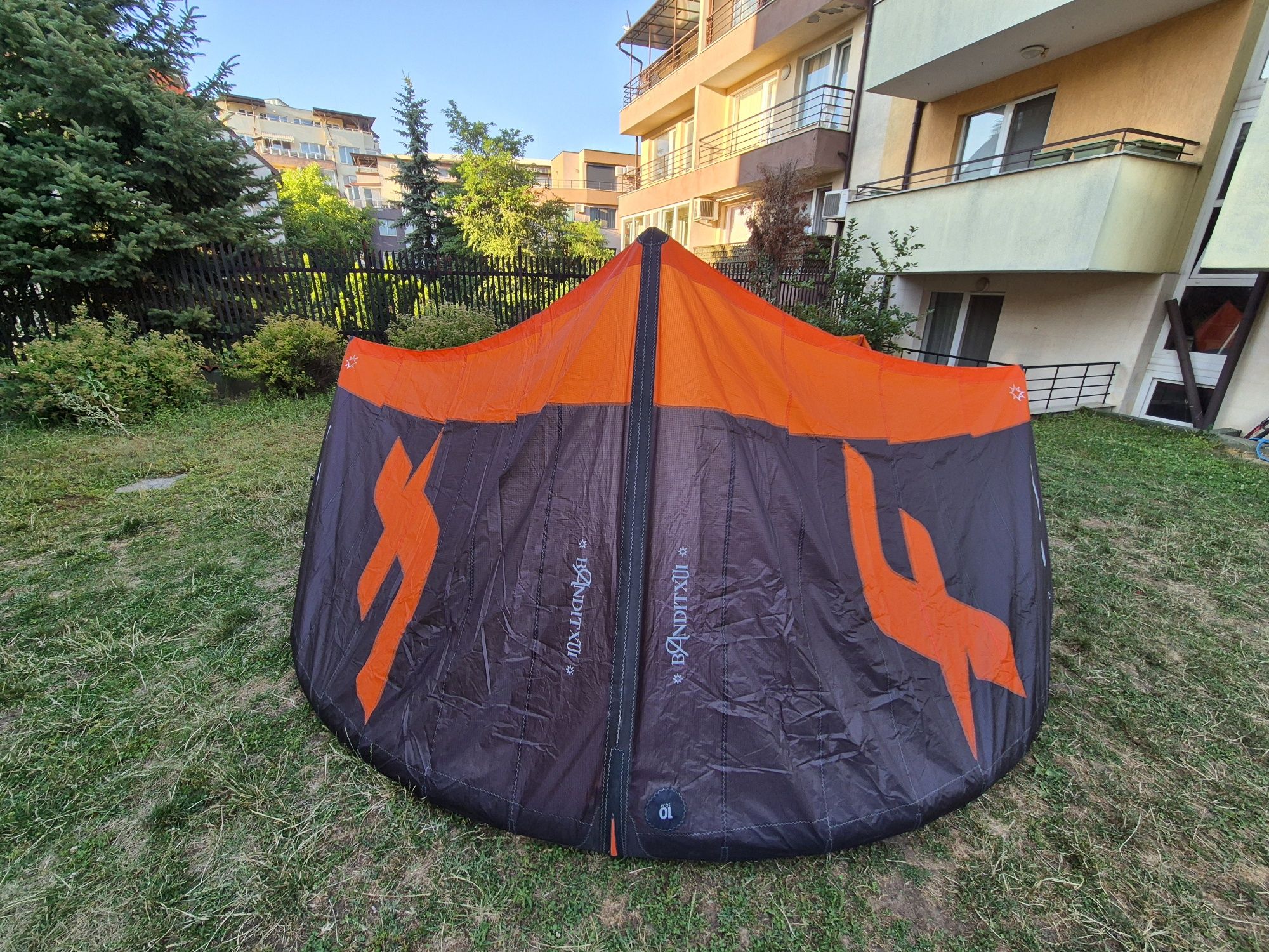 Продавам кайтове F-one Bandit 8m2, 10m2 и бар Linxbar