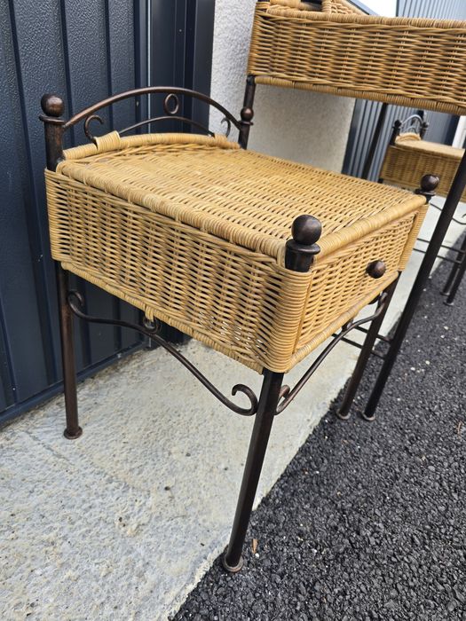 Ратанов комплект тоалетка и нощни шкафчета.