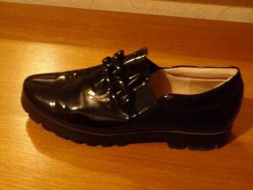 Продам женские новые осенние туфли 40 р.