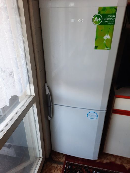 Продавам хладилник и фризер